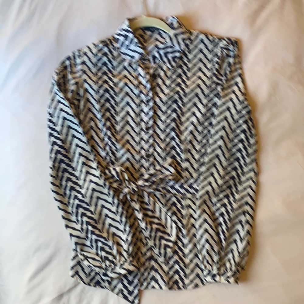 Off-White & Navy Patteren Long-Sleeved Blouse with Saah